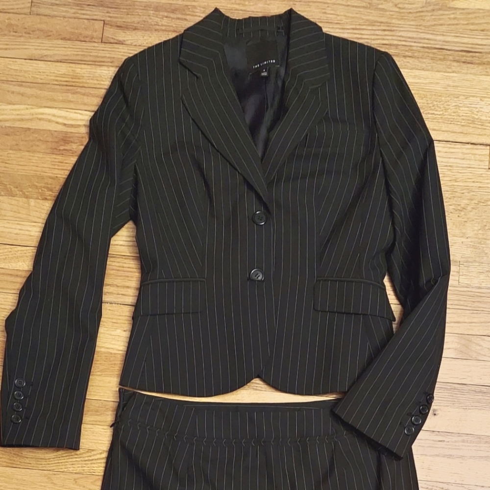 Limited striped skirt suit